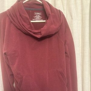 Comfy LLBean Cowl with pockets